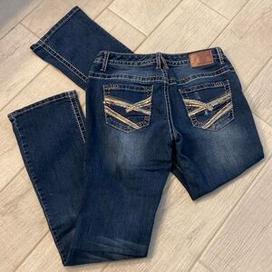 🎄JUST REDUCED🎄 Maurice’s Junior’s Embellished 5 Pocket Dark Wash Denim Jeans